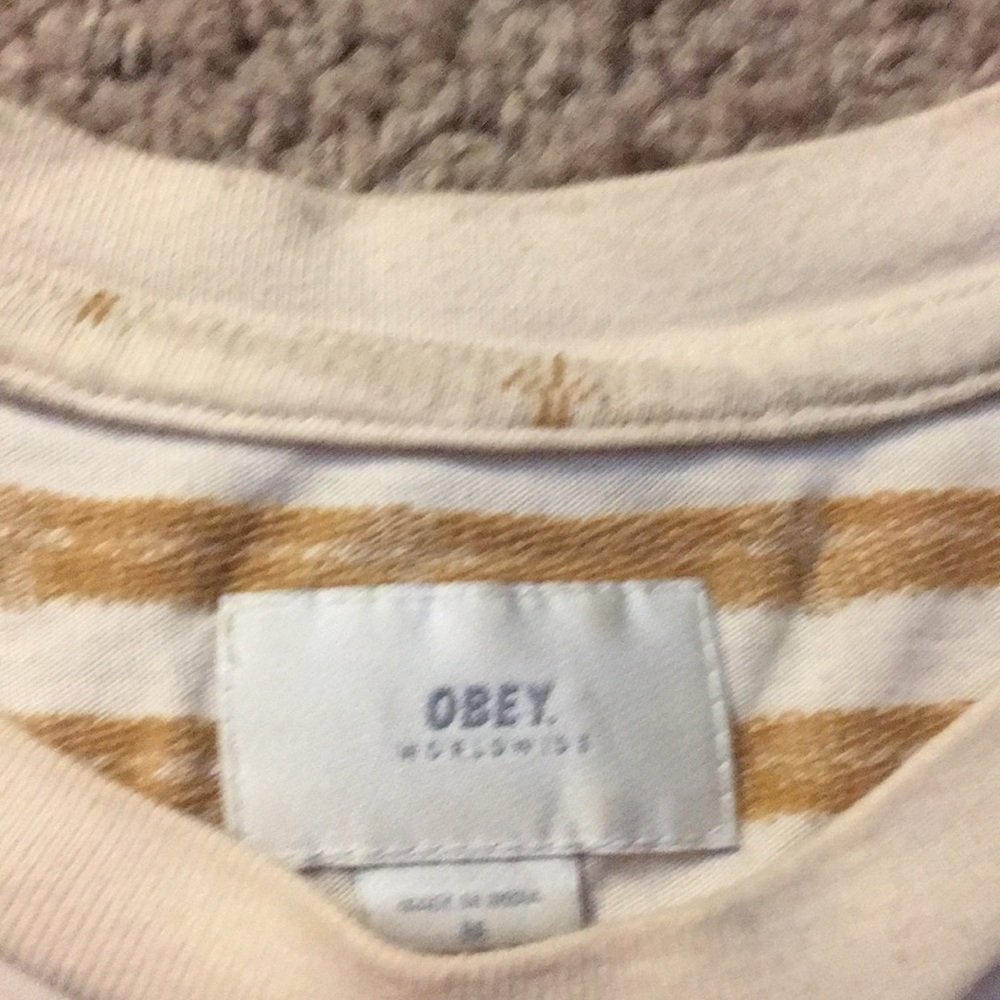 basic OBEY tshirt - Picture 3 of 3